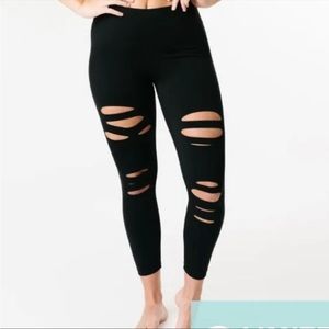 ZYIA Black Slash Luxe 7/8 24”